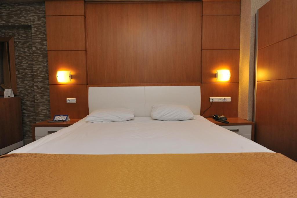 Basak Termal Hotel คิซิลจาฮามัม ภายนอก รูปภาพ