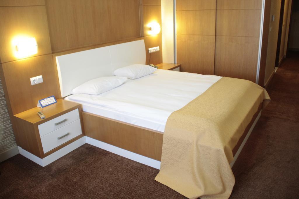 Basak Termal Hotel คิซิลจาฮามัม ภายนอก รูปภาพ
